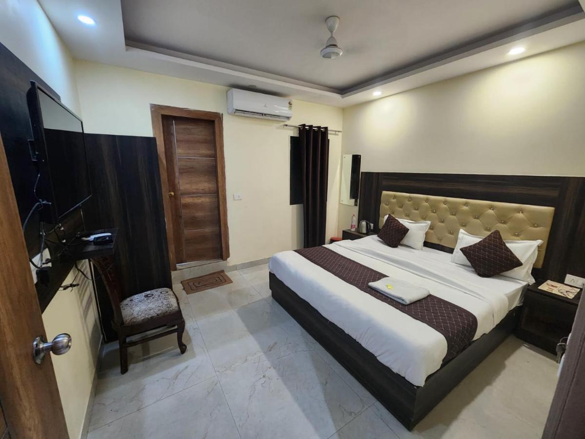 Hotel Ambe Inn By Ambience Delhi Igi Airport New Delhi Exterior photo