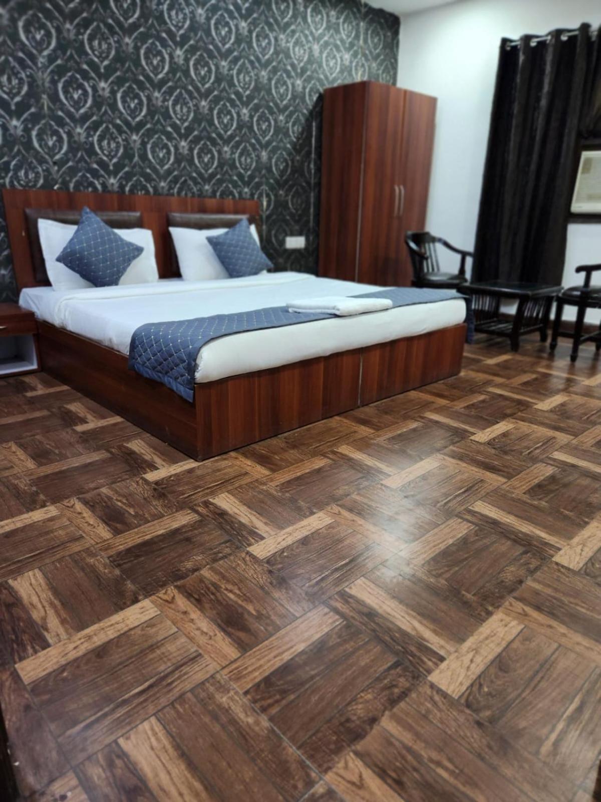Hotel Ambe Inn By Ambience Delhi Igi Airport New Delhi Exterior photo